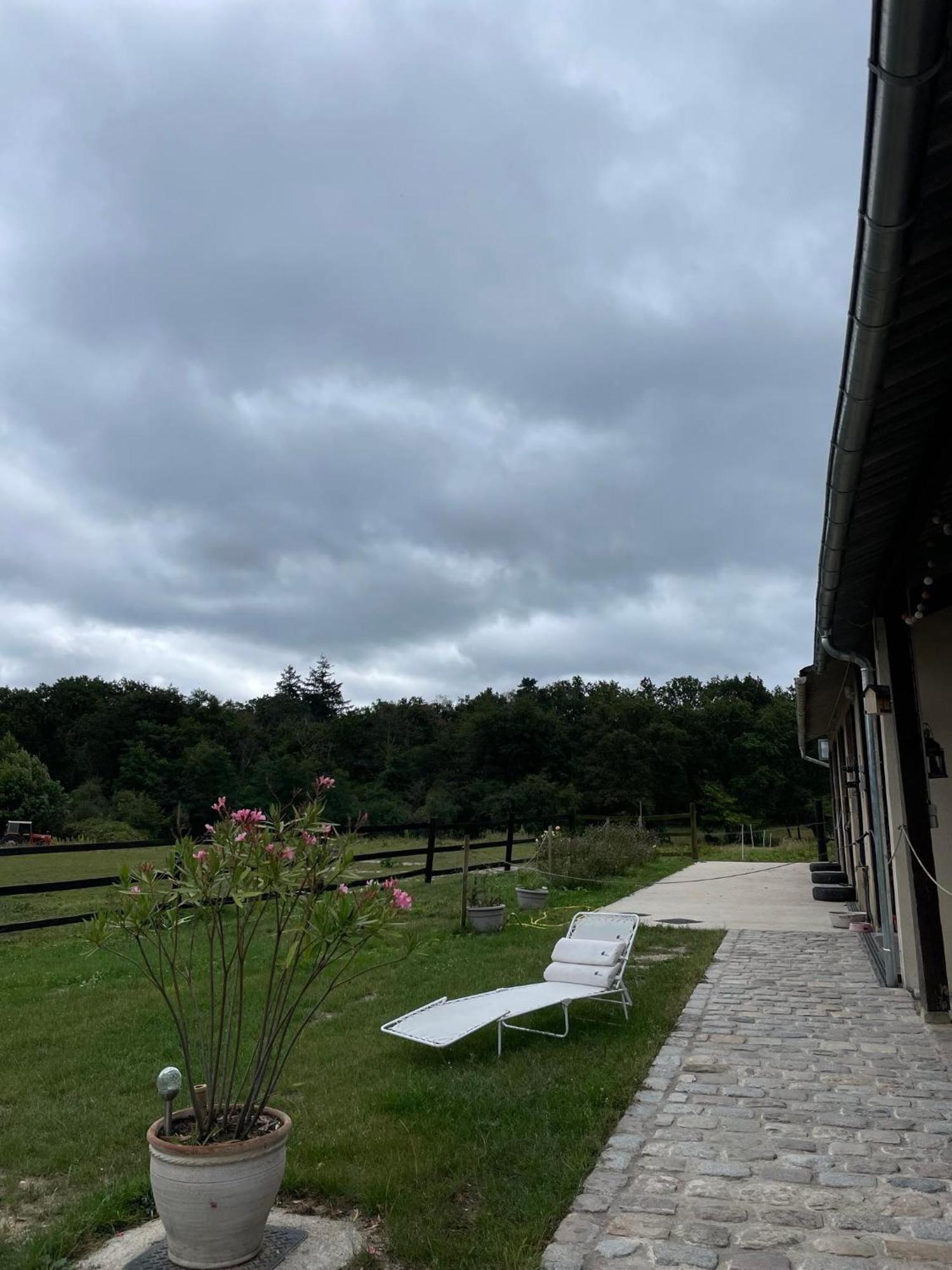 Gite A La Campagne Les Grandes Maisons Espace Jacuzzi Hammam Spa Lorris Buitenkant foto